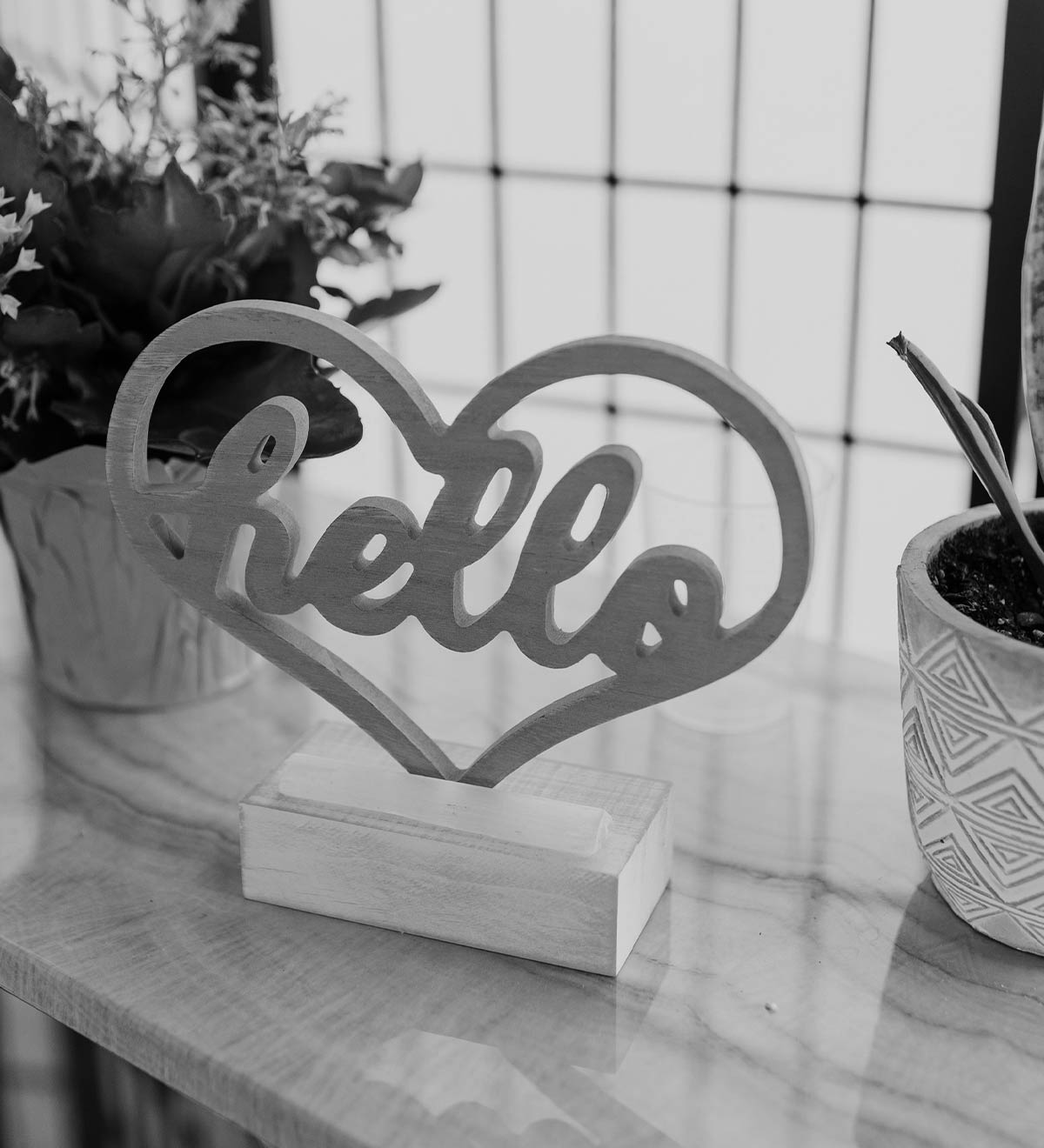 studio-mandan-square-hello